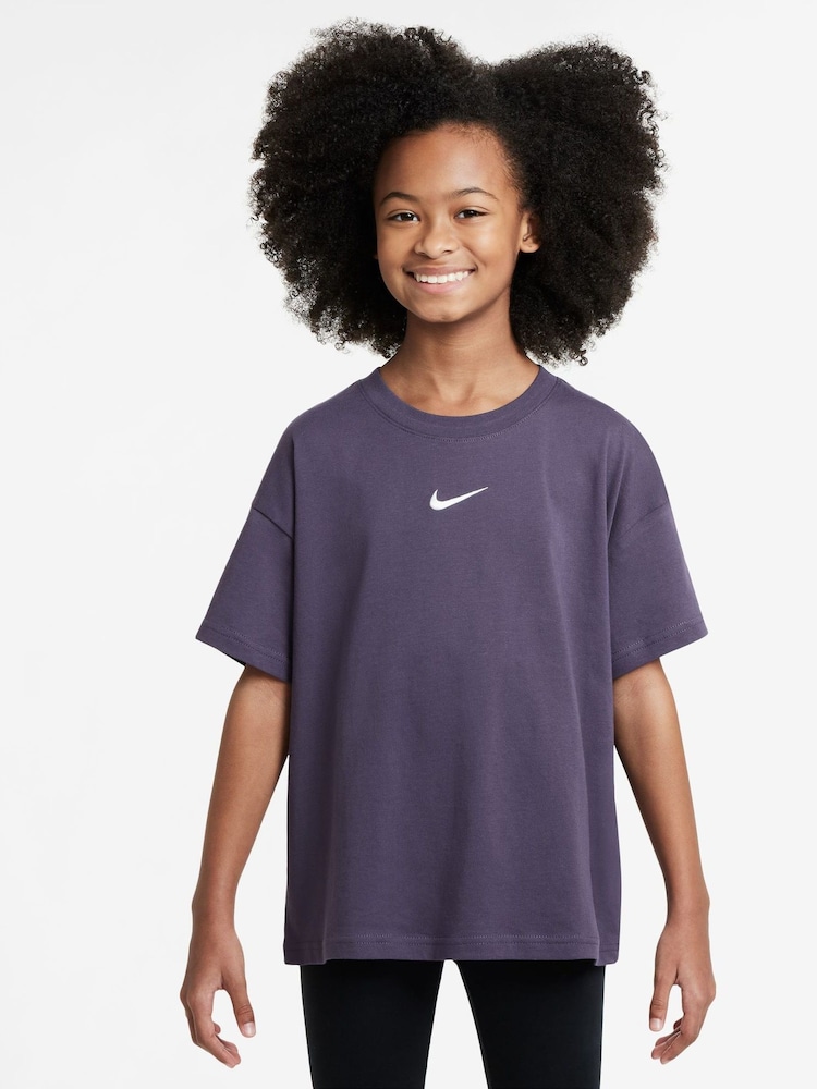 Пурпурный изюм - Футболка из 100% хлопка Nike Sportswear - Изображение 1 из 3