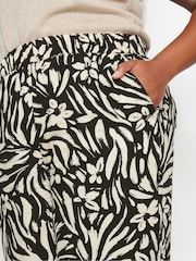 Yours Curve Black Floral Print Wide Leg Trousers - Image 4 of 6