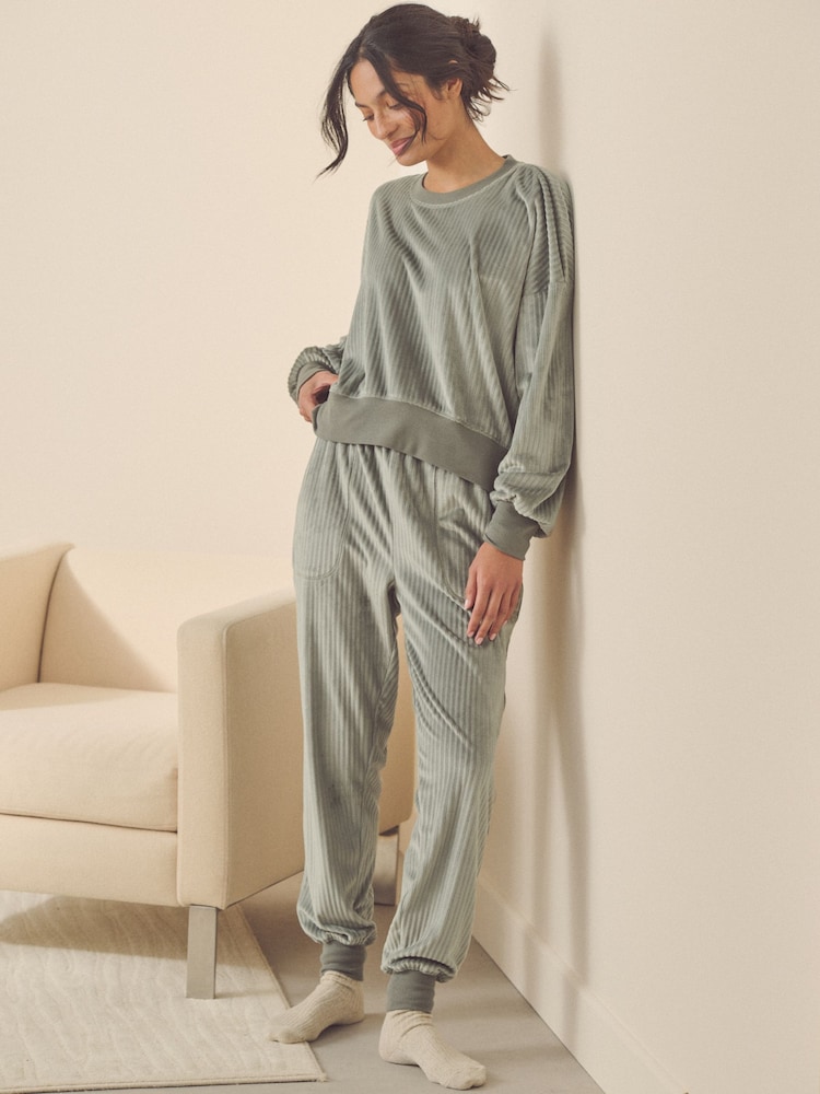 Salbeigrün - Super weicher Langarm-Pyjama aus geripptem Material - Bild 2 von 9 Salbeigrün - Super weicher Langarm-Pyjama aus geripptem Material - Bild 2 von 9