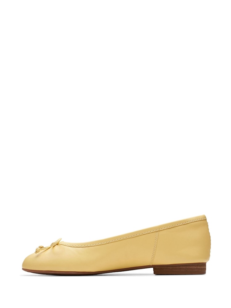 Clarks Yellow Standard Fit (D) Leather Fawna Lily Shoes - Image 2 of 8