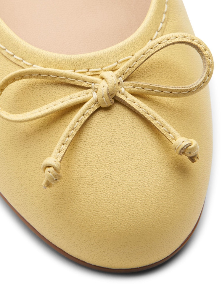 Clarks Yellow Standard Fit (D) Leather Fawna Lily Shoes - Image 8 of 8