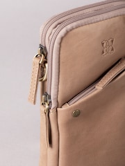 Lakeland Leather Taupe Harstone Travel Bag - Image 4 of 6