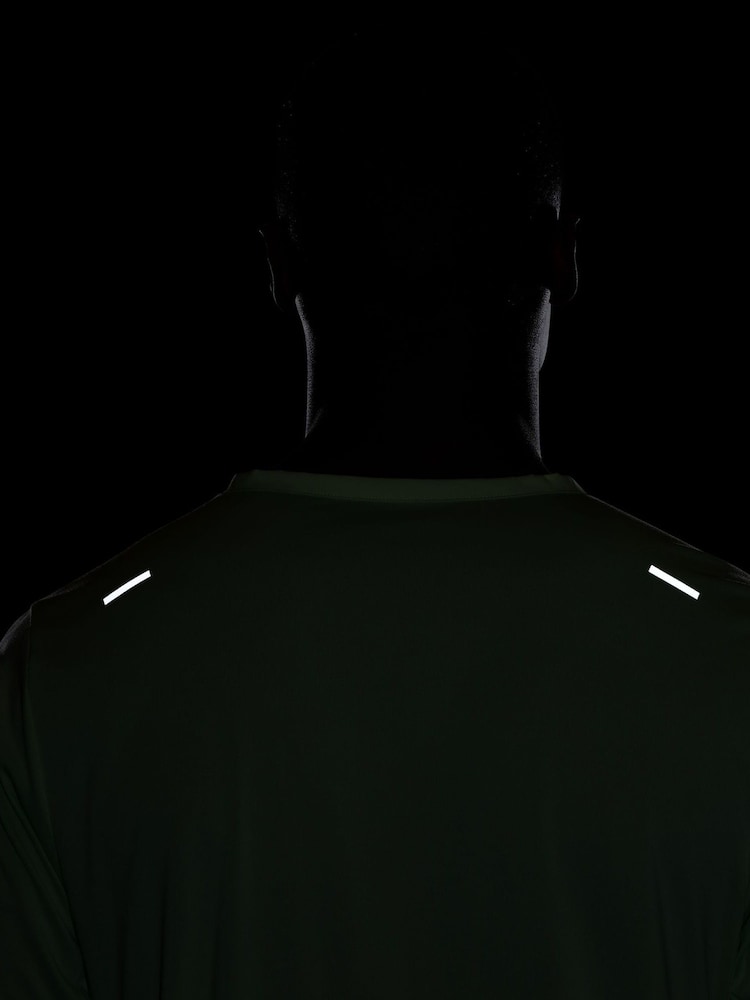 Nike Green Rise 365 Running T-Shirt - Image 13 of 13