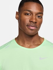 Nike Green Rise 365 Running T-Shirt - Image 3 of 13