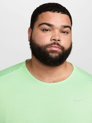 Nike Green Rise 365 Running T-Shirt - Image 9 of 13