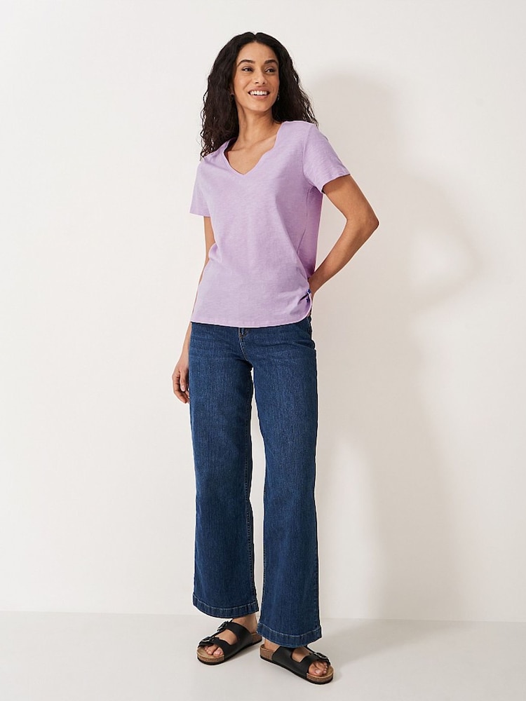 Crew Clothing, Perfect, Slub-T-Shirt mit V-Ausschnitt aus 100 % Baumwolle - Bild 1 von 5