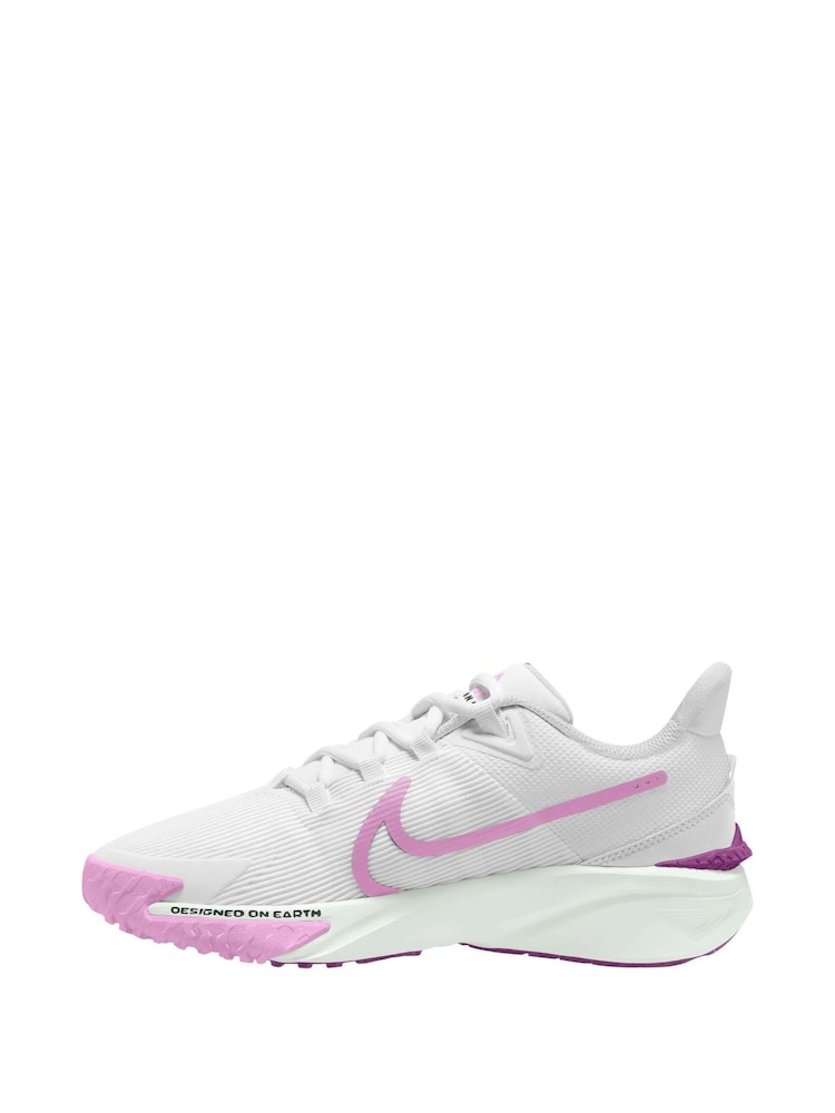 Nike White/Pink Youth Star Runner 4 Trainers - Image 2 of 4