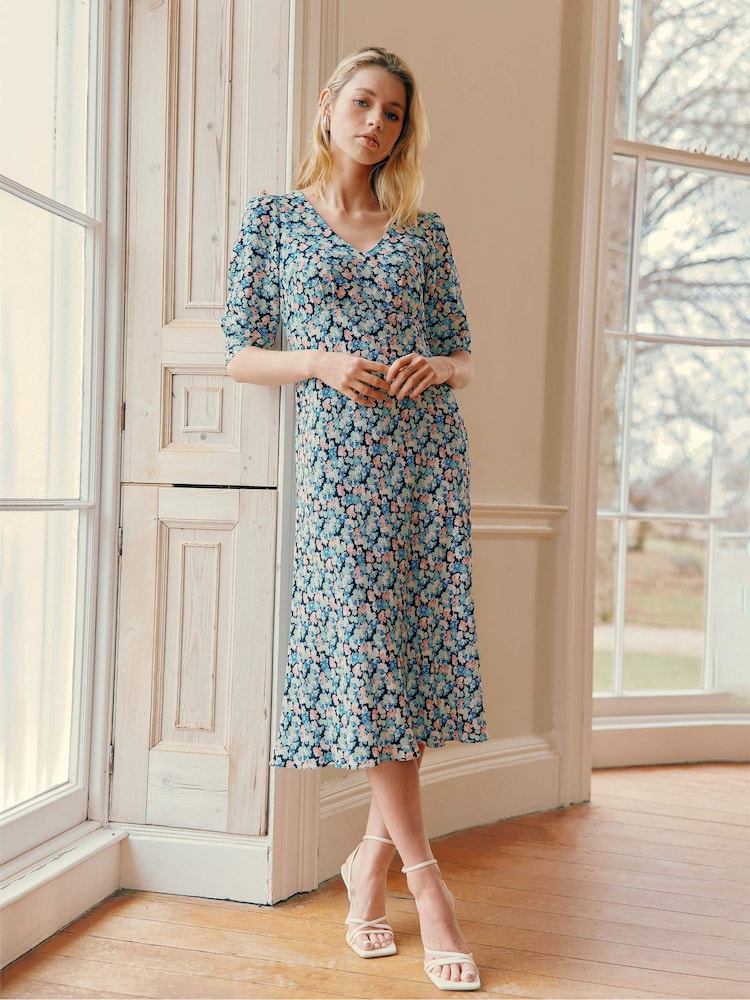 Ro&Zo Green Blurred Daisy Print V-Neck Midi Dress - Image 1 of 10