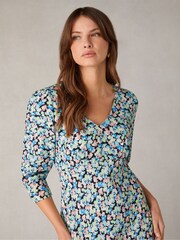 Ro&Zo Green Blurred Daisy Print V-Neck Midi Dress - Image 6 of 10