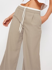 PixieGirl Petite Brown Contrast Waist Wide Leg Trousers - Image 4 of 5