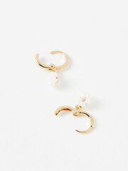 Oliver Bonas White Pearl Effect Flower Drop Huggie Rosa Earrings - Image 4 of 5