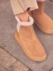 Dunkelbraun/Veloursleder - Forever Comfort® Stiefeletten mit Futter aus Fellimitat - Bild 3 von 10