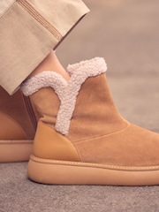 Dunkelbraun/Veloursleder - Forever Comfort® Stiefeletten mit Futter aus Fellimitat - Bild 4 von 10