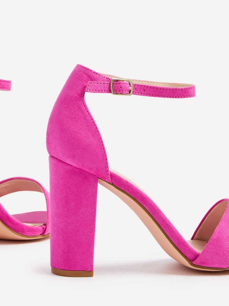 Pink - Linzi Nelly Filigrane Sandalen aus Velourslederimitat mit Blockabsatz - Bild 5 von 5