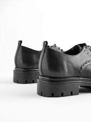 črna - Forever Comfort® Leather Cleat gležnjar z luknjičastim vzorcem in vezalkami na vezalke; z vezalkami čevlji - Slika 6 iz 8