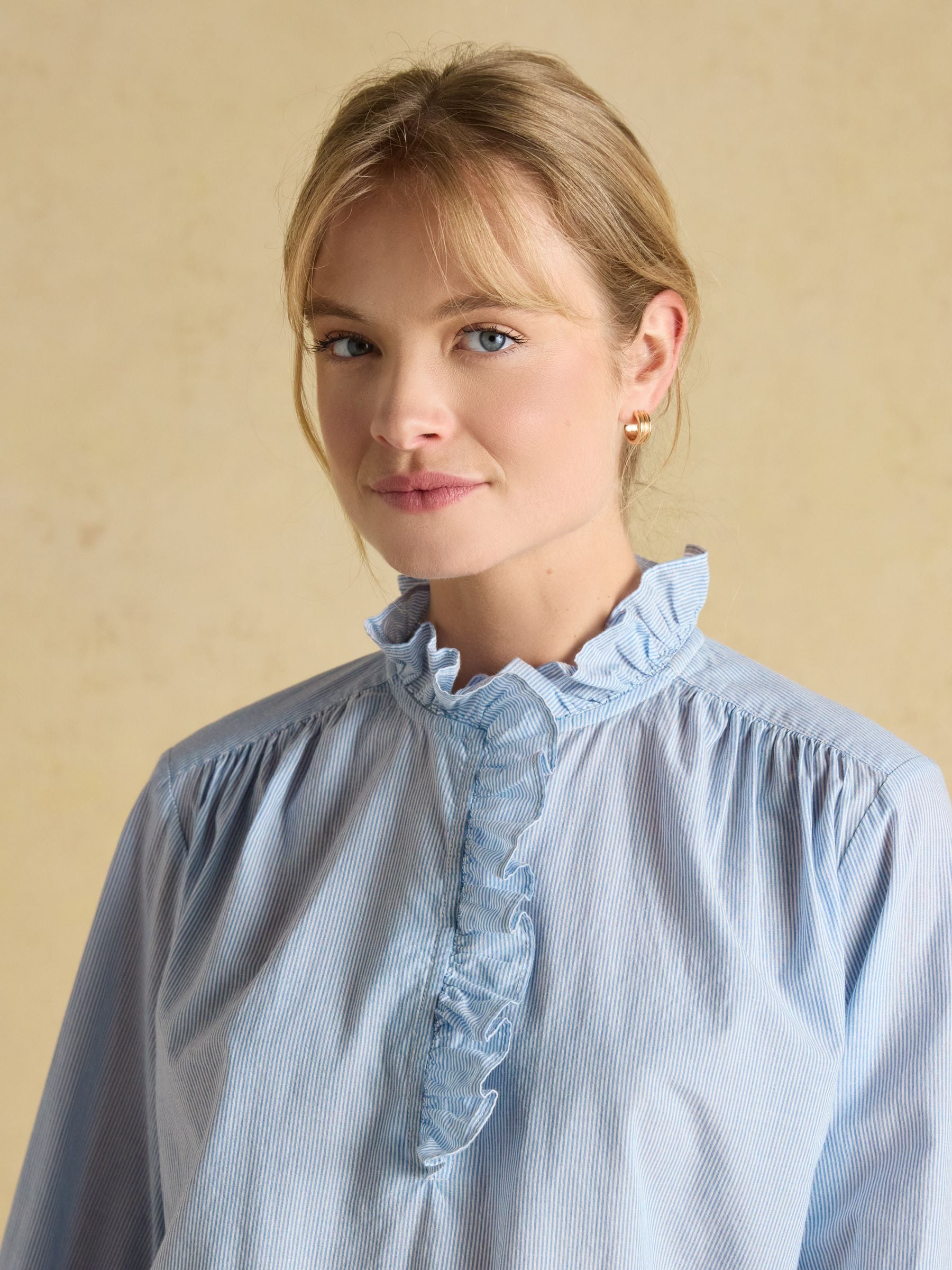 all lace frill blouse ice blue | épine