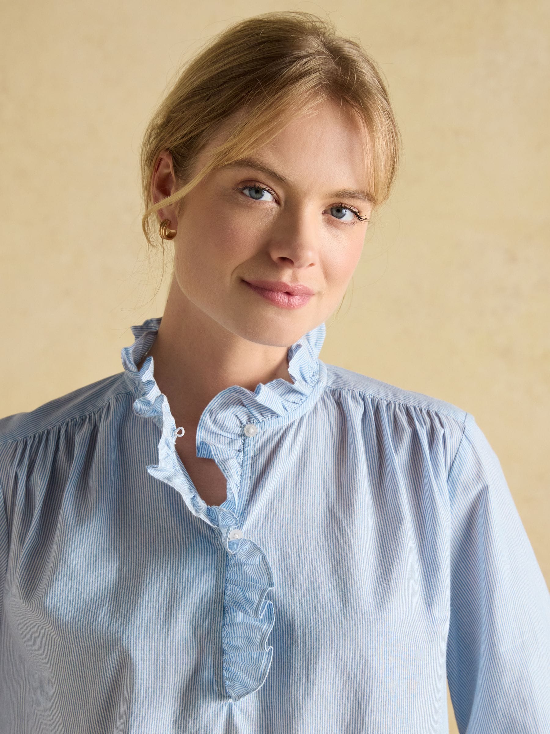 all lace frill blouse ice blue | épine