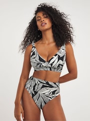 Braguitas de bikini negras de talle alto con efecto reductor Magisculpt de Simply Be - Imagen 1 de 4