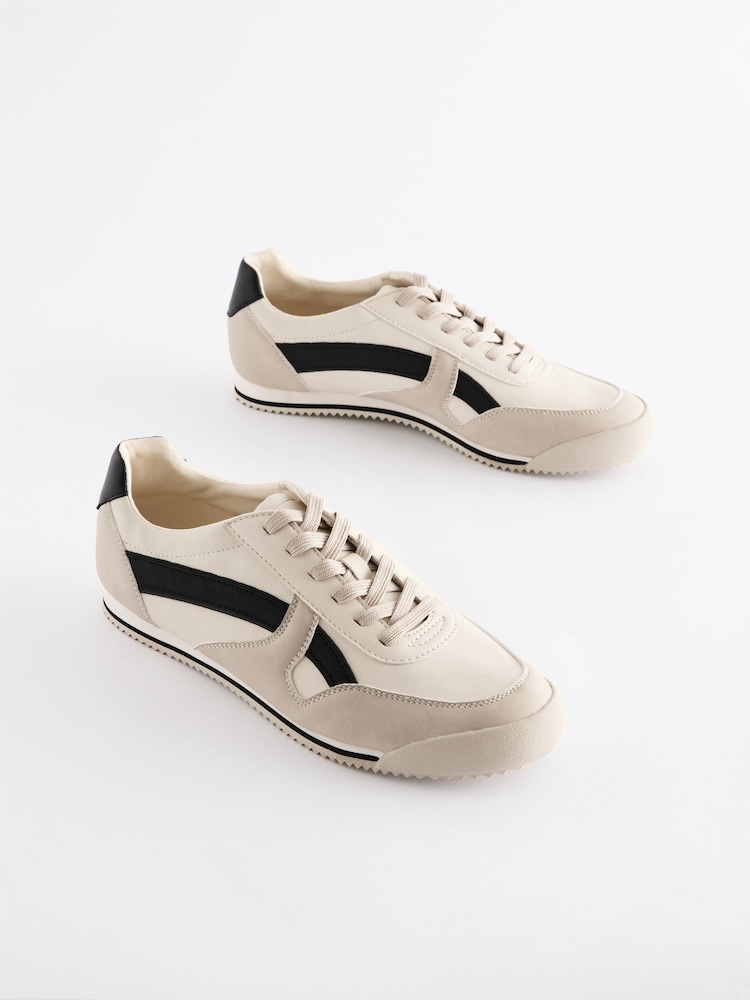 Neutrale Farbe - Forever Comfort® Retro-Turnschuhe zum Schnüren - Bild 1 von 5 Neutrale Farbe - Forever Comfort® Retro-Turnschuhe zum Schnüren - Bild 1 von 5