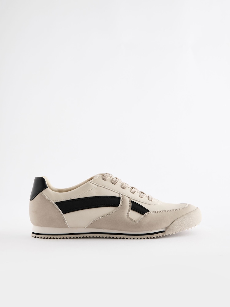 Neutrale Farbe - Forever Comfort® Retro-Turnschuhe zum Schnüren - Bild 2 von 5 Neutrale Farbe - Forever Comfort® Retro-Turnschuhe zum Schnüren - Bild 2 von 5