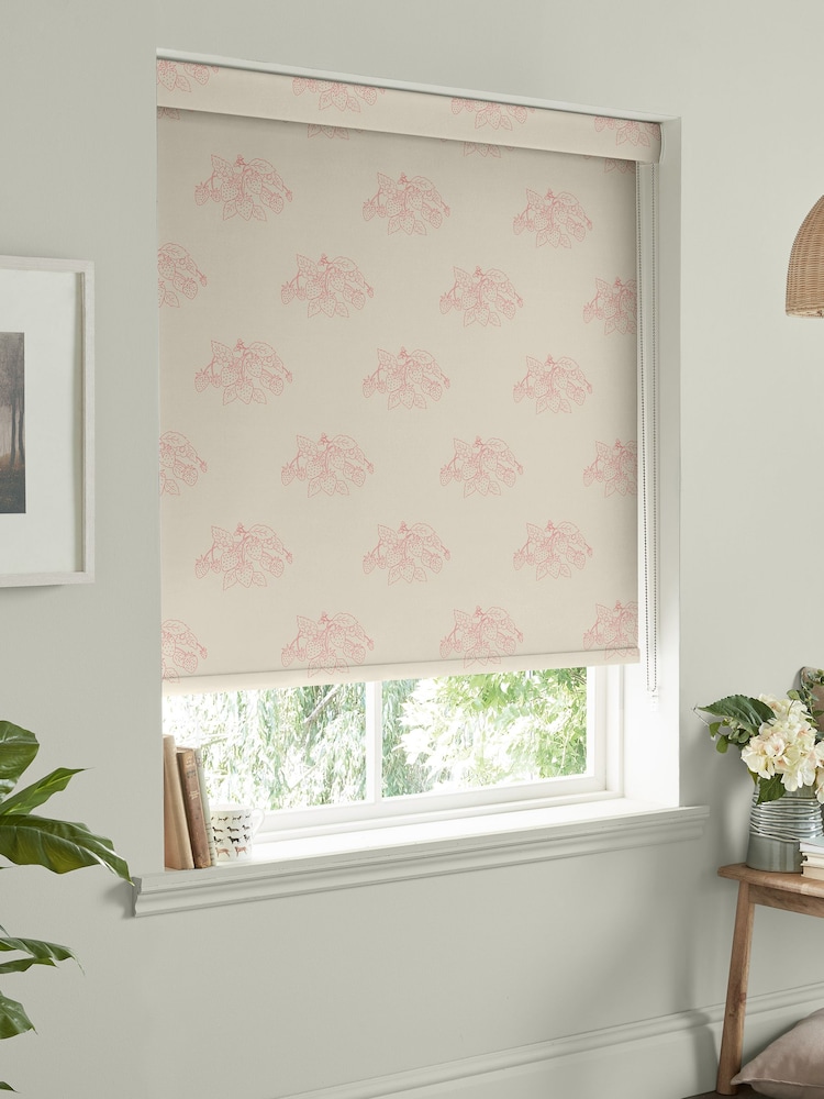 Sophie Allport Pink Red Vector Strawberry Made to Measure Roller Blinds - Image 2 of 6