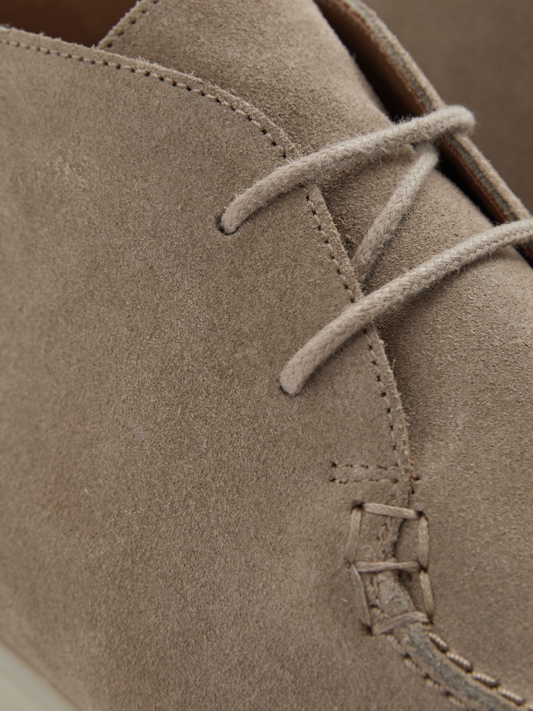 Hell Steinfarben - Reiss Loftus Suede Chukka Boots - Bild 5 von 5