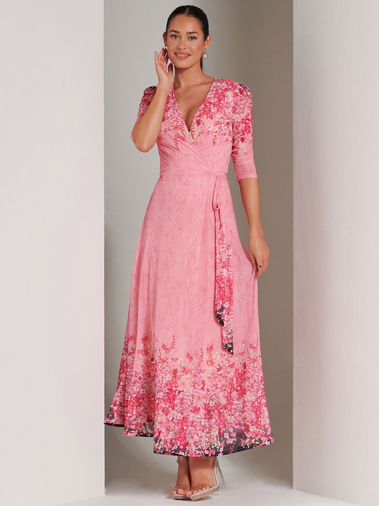 Pink - Jolie Moi Peggy Maxikleid mit gerüschten Ärmeln und Mesh-Wickelung - Bild 6 von 6 Pink - Jolie Moi Peggy Maxikleid mit gerüschten Ärmeln und Mesh-Wickelung - Bild 6 von 6