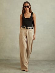 Camiseta sin mangas de mezcla de algodón acanalado Elle de Reiss - Imagen 3 de 6