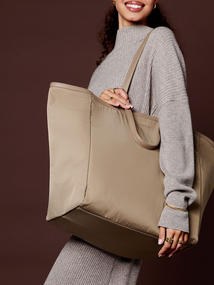 Katie Loxton Lux Oversize-Tragetasche aus Nylon - Bild 4 von 4
