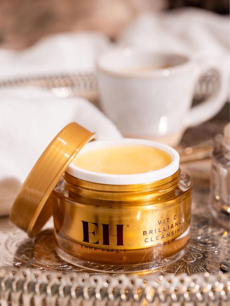 Emma Hardie 50g Vit C Brilliance Cleansing Balm with Dual Action Cleansing Cloth - Image 2 of 4