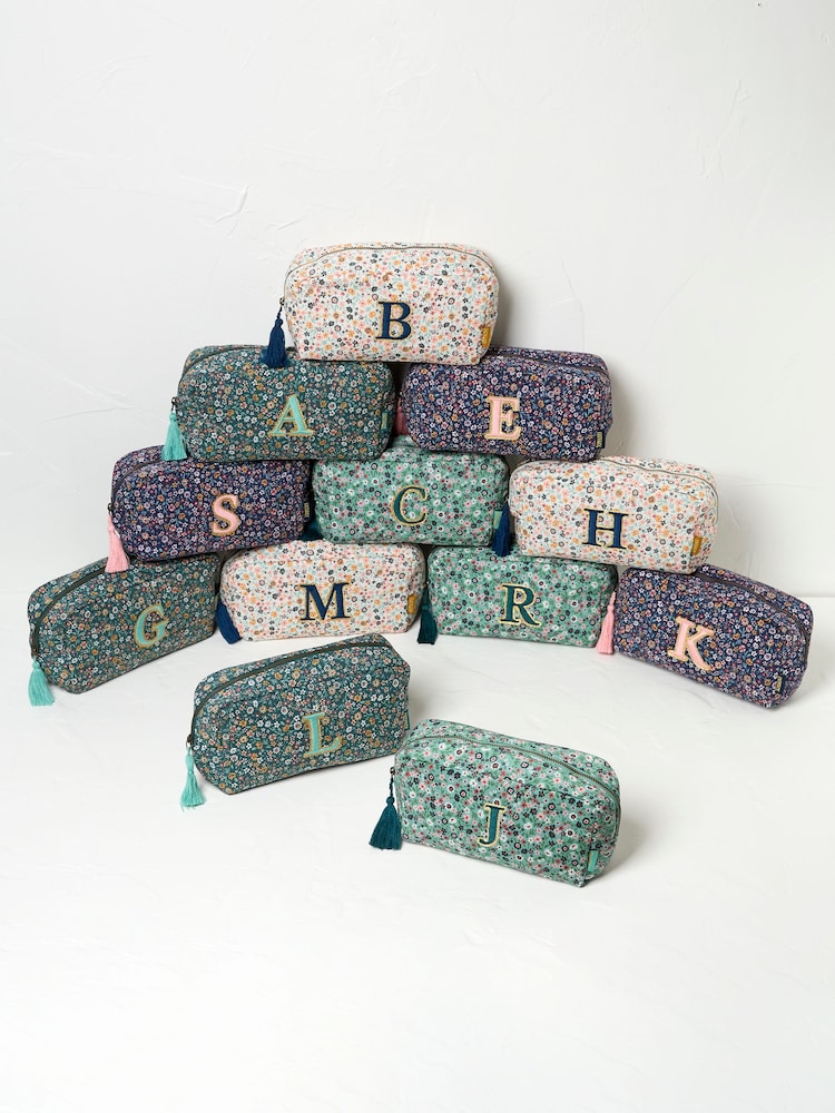 Bolsa de cosméticos Alphabet de FatFace - Imagen 2 de 2