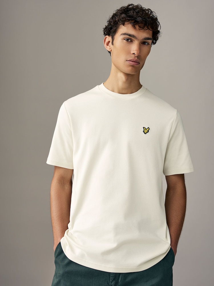 Lyle & Scott White Relaxed Fit Crew Neck 100% Cotton T-Shirt - Image 1 of 4 Lyle & Scott White Relaxed Fit Crew Neck 100% Cotton T-Shirt - Image 1 of 4