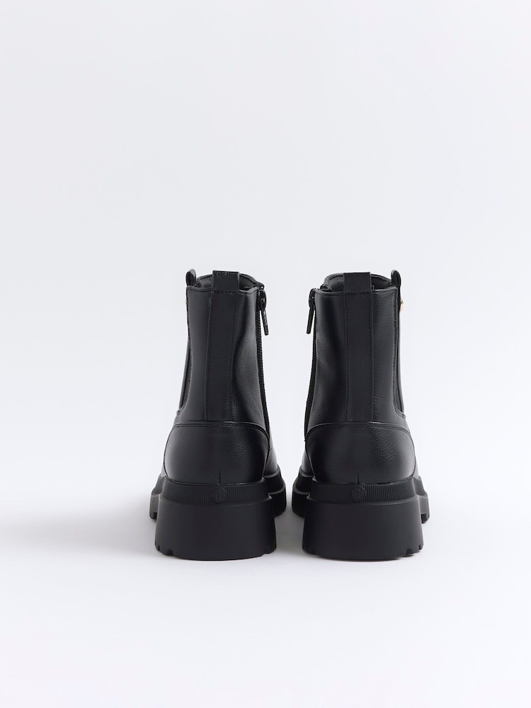 River Island Black Girls Stud Chelsea Boots - Image 2 of 4 River Island Black Girls Stud Chelsea Boots - Image 2 of 4