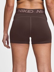 Nike Pron vuotosuojausjakso Dri-FIT Mid-Rise 3" Pyöräilyshortsit - Kuva 2 / 4
