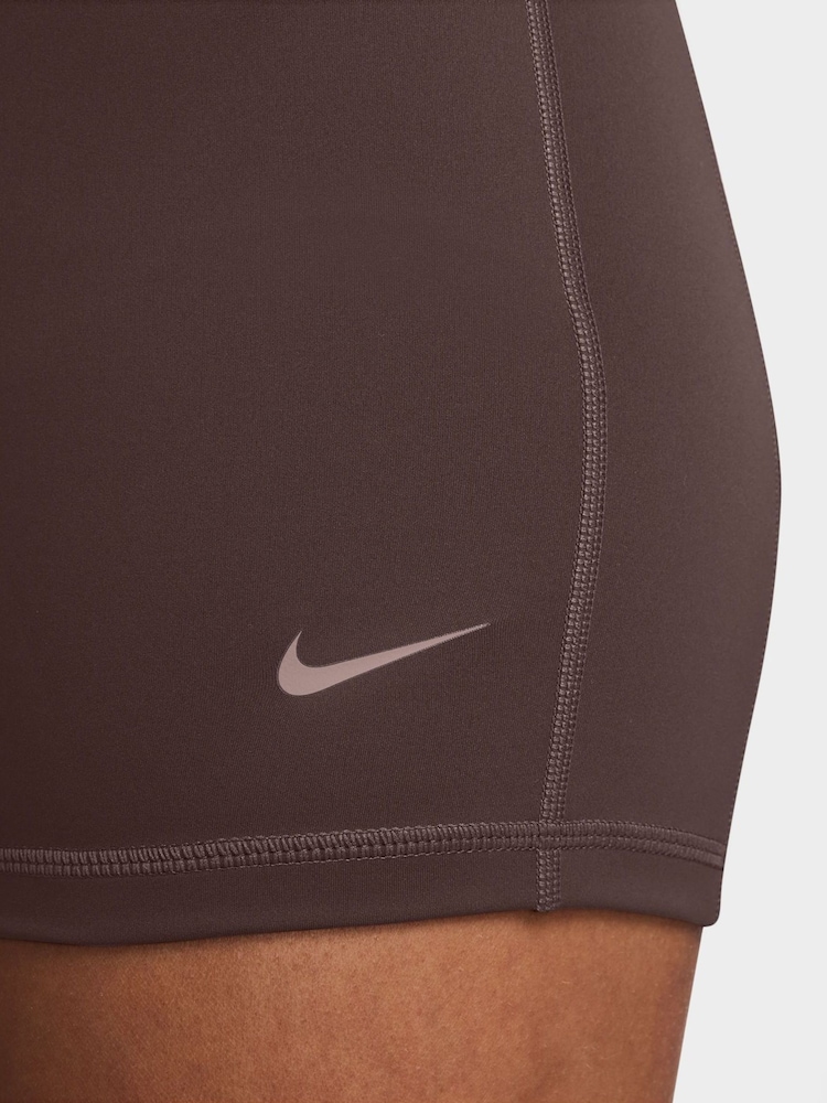 Nike Pron vuotosuojausjakso Dri-FIT Mid-Rise 3" Pyöräilyshortsit - Kuva 4 / 4