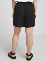 Simply Be Black Tie Waist Crinkle Shorts - Image 2 of 4