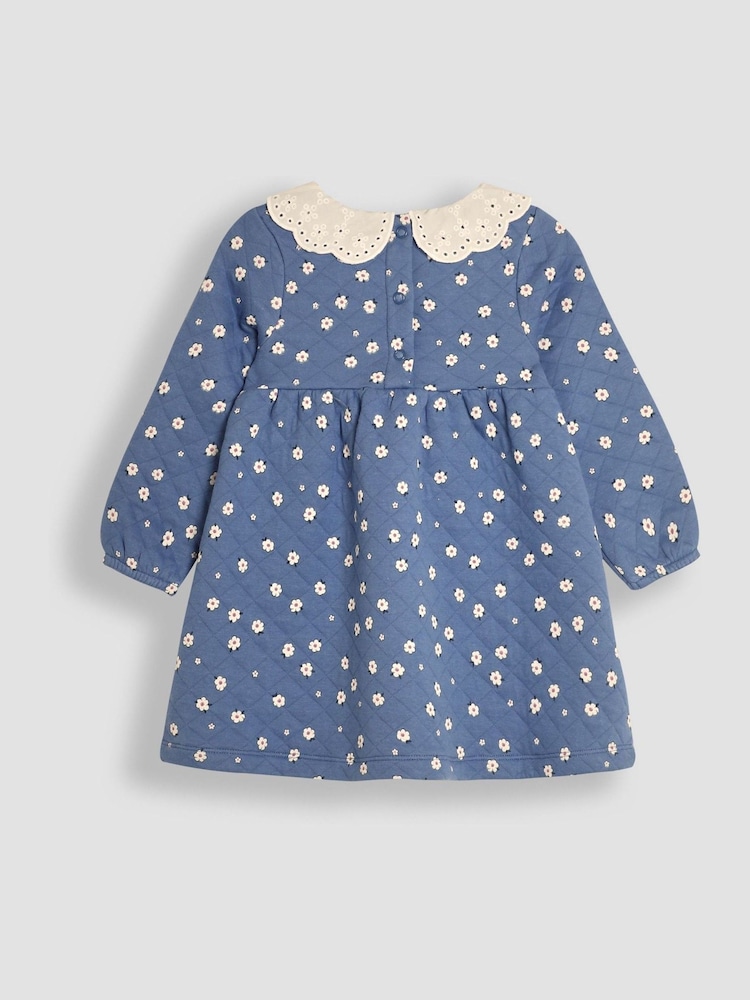 JoJo Maman Bébé Steppkleid mit Gänseblümchenmuster und Kragen mit Lochstickerei - Bild 2 von 3 JoJo Maman Bébé Steppkleid mit Gänseblümchenmuster und Kragen mit Lochstickerei - Bild 2 von 3
