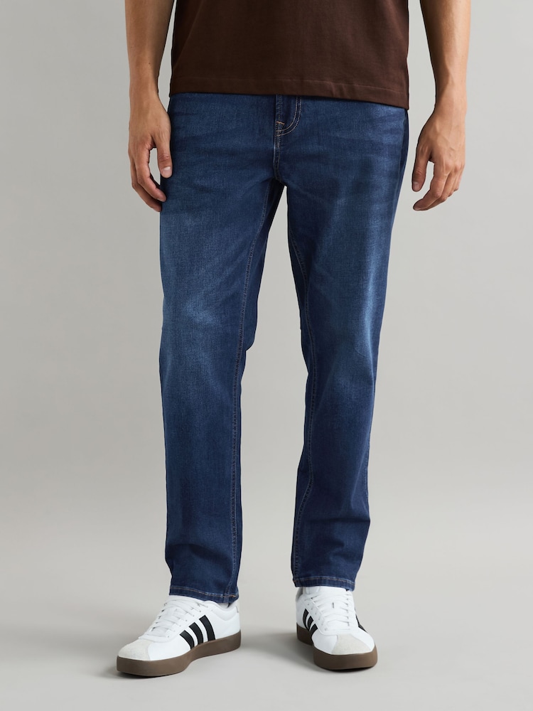 أزرق متوسط - Regular Tapered Fit Classic Stretch Jeans - صورة 1 من 12 أزرق متوسط - Regular Tapered Fit Classic Stretch Jeans - صورة 1 من 12