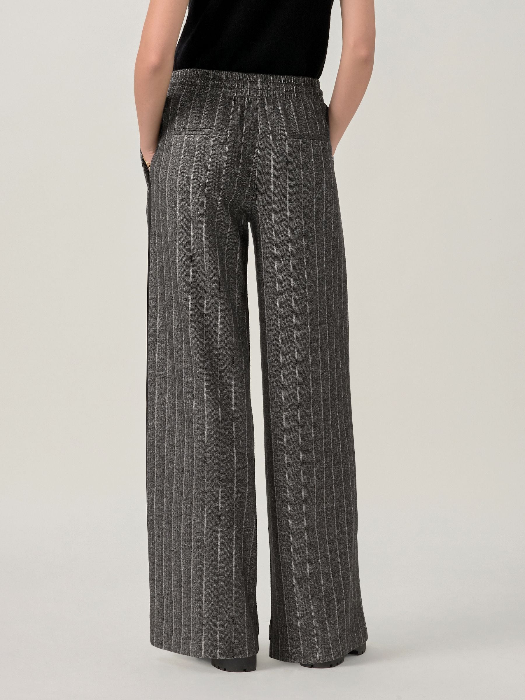 新作人気モデル Pinstripe Grey Charcoal Buy Brushed Trousers Leg Wide Jersey パンツ