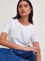 Monsoon Tatianna Verziertes T-Shirt, Weiß - Bild 1 von 5