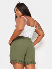 Yours Curve Green Broderie Anglaise Scalloped Shorts - Image 3 of 5