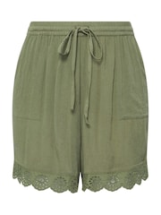 Yours Curve Green Broderie Anglaise Scalloped Shorts - Image 5 of 5