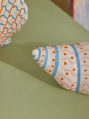 Conjunto de ornamentos de concha com padrão 3 - Imagem 2 de 3