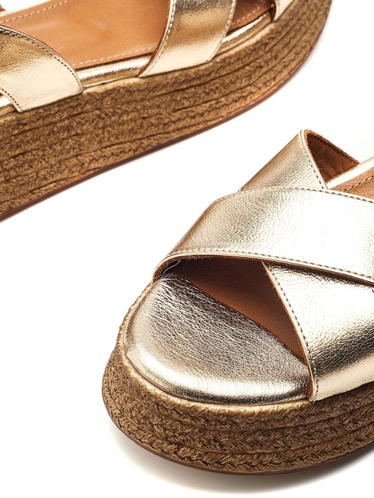Metallic - Moda in Pelle Pashyn Riemensandalen mit Keilsohle - Bild 4 von 4 Metallic - Moda in Pelle Pashyn Riemensandalen mit Keilsohle - Bild 4 von 4
