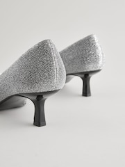 srebrna (barva); srebro - Forever Comfort® Jewel čevelj ali škorenj z visoko, ozko peto, ukrivljeno pod čevelj - Slika 7 iz 7