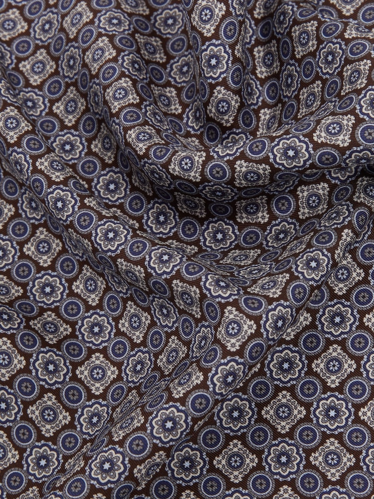 Reiss Navy/Chocolate Salerno Silk Medallion Print Pocket Square - Image 5 of 5