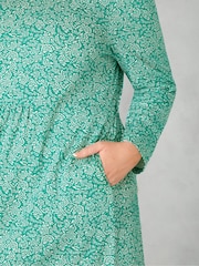 Live Unlimited Green Curve Ditsy Leaf Print Cotton Slub Tiered Midi Dress - Image 7 of 11