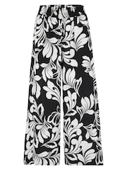 Pour Moi Black LENZING™ ECOVERO™ Viscose Cropped Beach Trousers - Image 3 of 4
