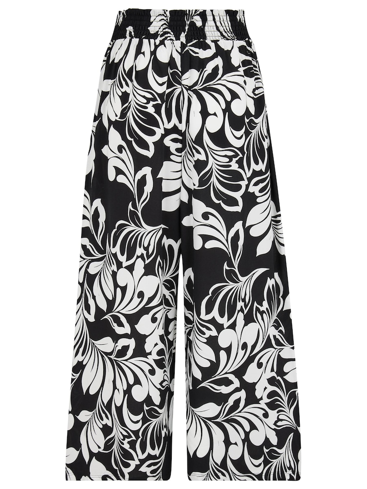 Pour Moi Black LENZING™ ECOVERO™ Viscose Cropped Beach Trousers - Image 4 of 4