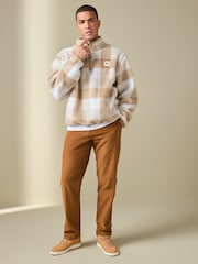 beis - Nike Club Winterized Sherpa Quarter Zip Fleece Top - Imagen 2 de 4